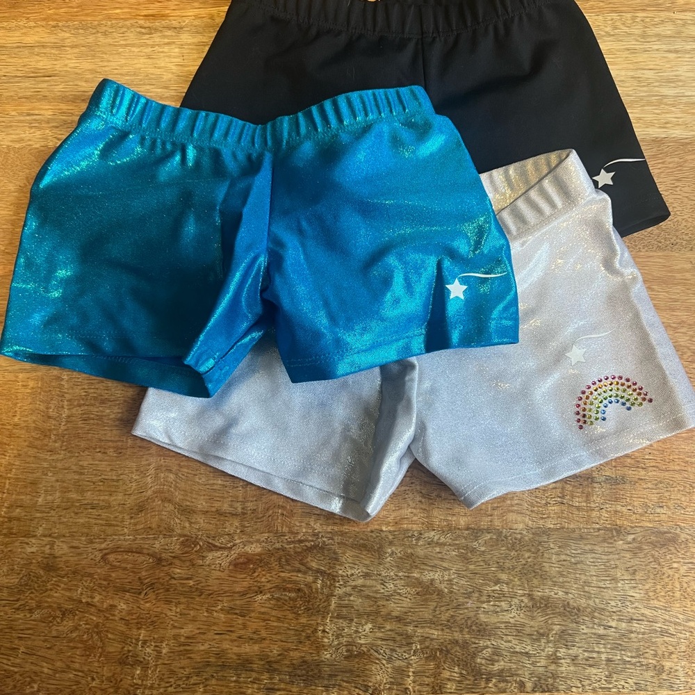 Three pair destira child medium shorts